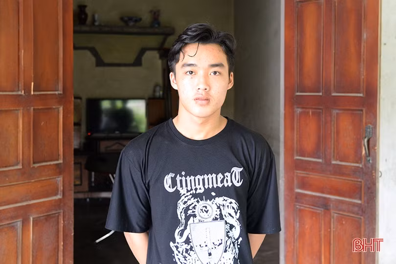 Cả thôn quyên tiền giúp nam sinh nghèo ở Đức Thọ vào học đại học