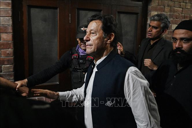 Cựu Thủ tướng Pakistan đối mặt với lệnh bắt giữ mới