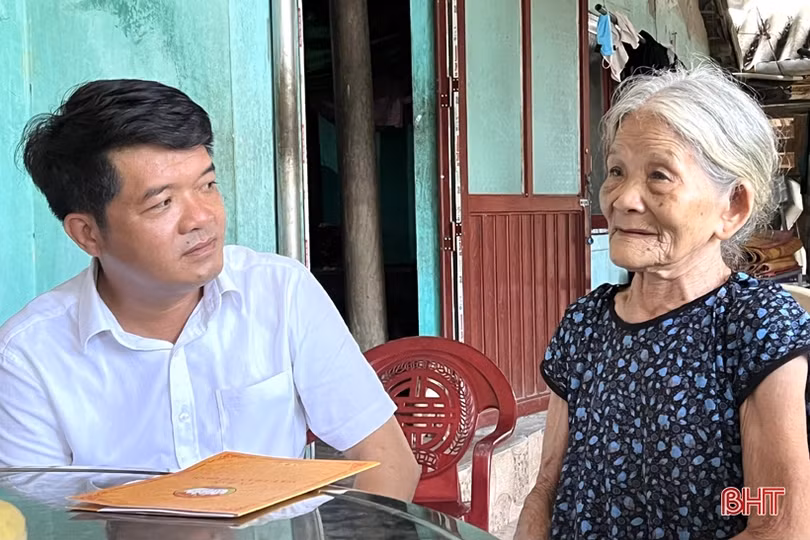 Lãnh đạo tỉnh trao hỗ trợ xây nhà ở kiên cố cho các hoàn cảnh khó khăn