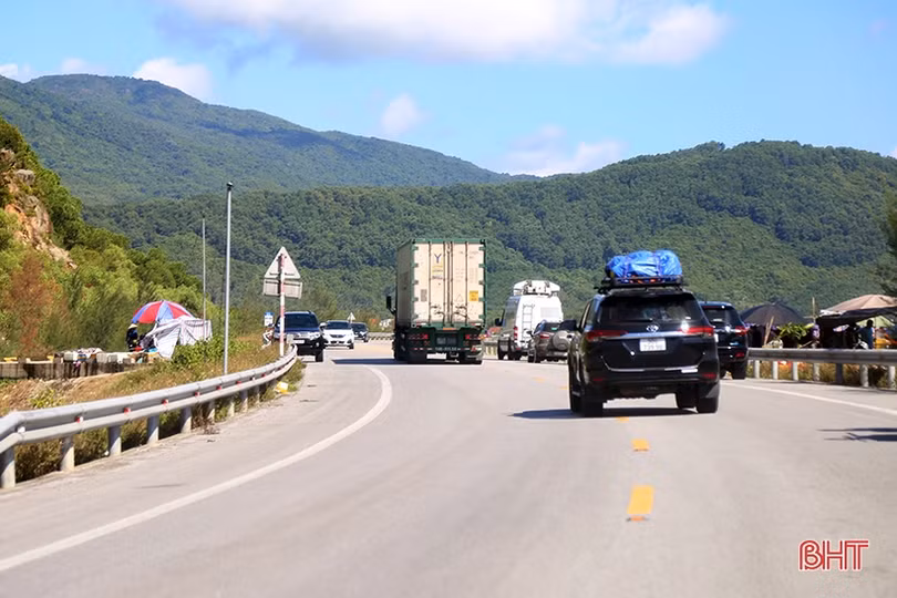 Tìm giải pháp giảm thiểu tai nạn giao thông trên tuyến đường ven biển Hà Tĩnh