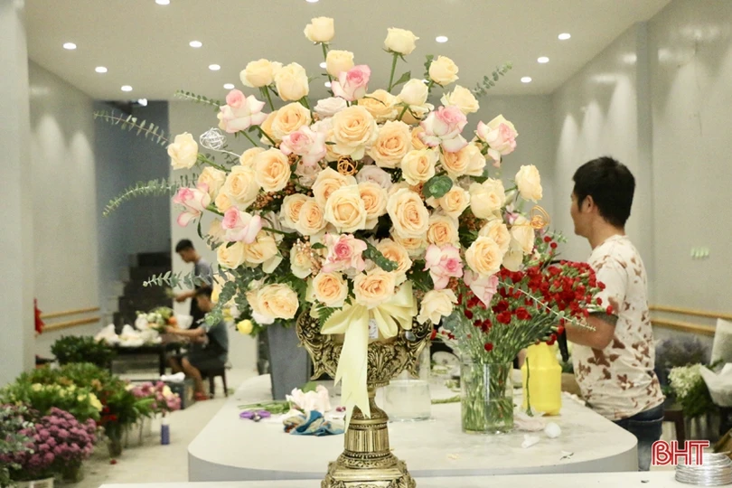 Những lẵng hoa đẹp “mê hồn” ở Hà Tĩnh trong ngày 20/10