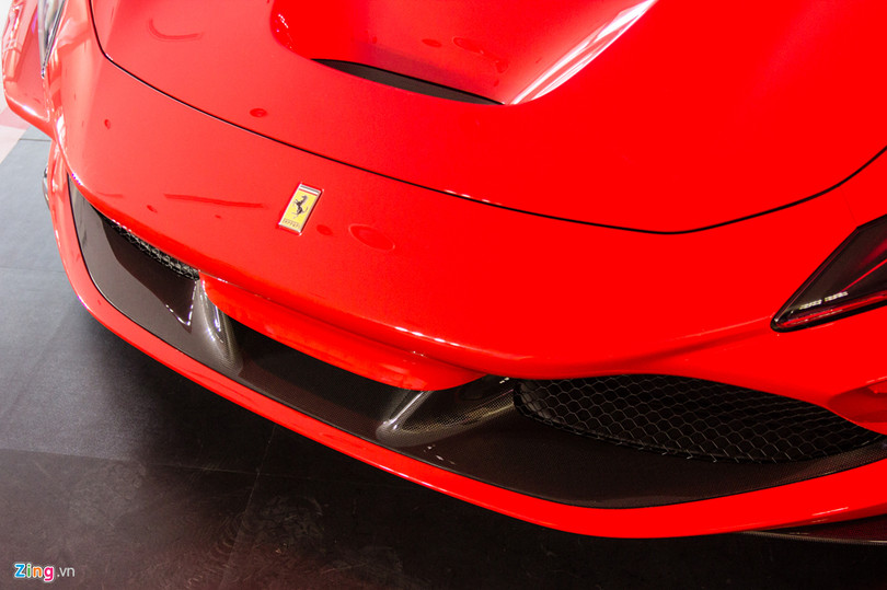 Siêu xe Ferrari F8 Tributo đầu tiên xuất hiện tại Việt Nam