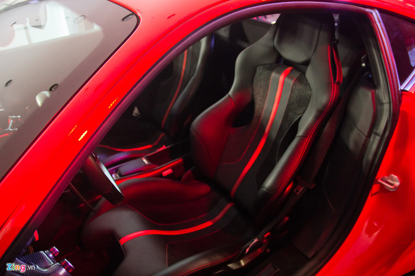 Siêu xe Ferrari F8 Tributo đầu tiên xuất hiện tại Việt Nam