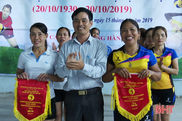 Thị trấn vô địch giải bóng chuyền nữ huyện Đức Thọ