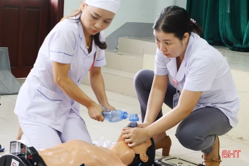 Hội thi thực hành Điều dưỡng – Nữ hộ sinh giỏi Bệnh viện đa khoa thị xã Kỳ Anh