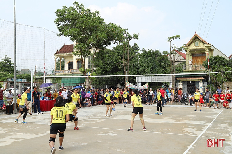 Hấp dẫn giải bóng chuyền nữ Công đoàn cơ sở trường học huyện Hương Sơn