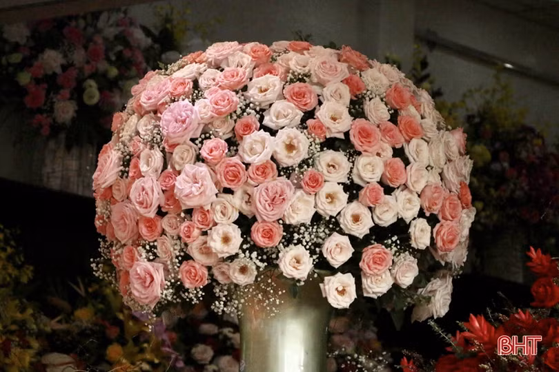 Những lẵng hoa đẹp “mê hồn” ở Hà Tĩnh trong ngày 20/10