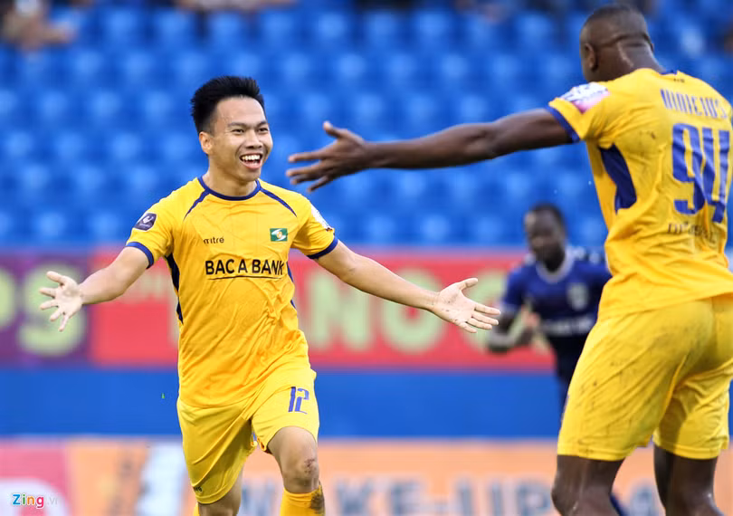 Nhiều tuyển thủ lo chuyện hợp đồng khi V.League kết thúc ảnh 2 Nhiều tuyển thủ lo chuyện hợp đồng khi V.League kết thúc