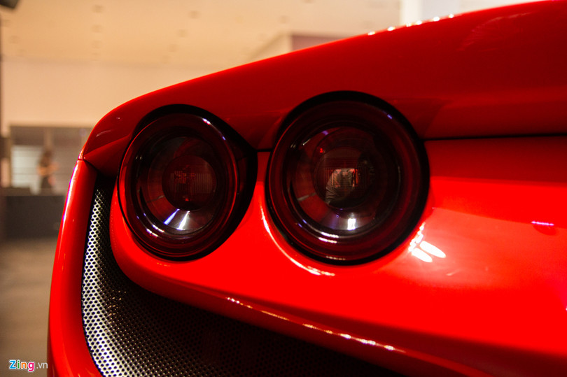 Siêu xe Ferrari F8 Tributo đầu tiên xuất hiện tại Việt Nam