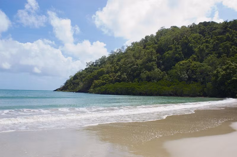 Những bãi biển dù rất đẹp nhưng du khách vẫn nên tránh xa