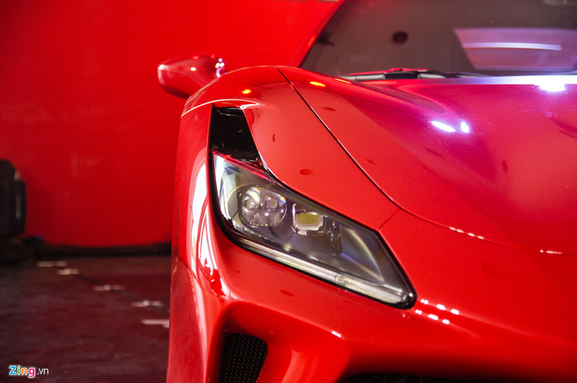 Siêu xe Ferrari F8 Tributo đầu tiên xuất hiện tại Việt Nam