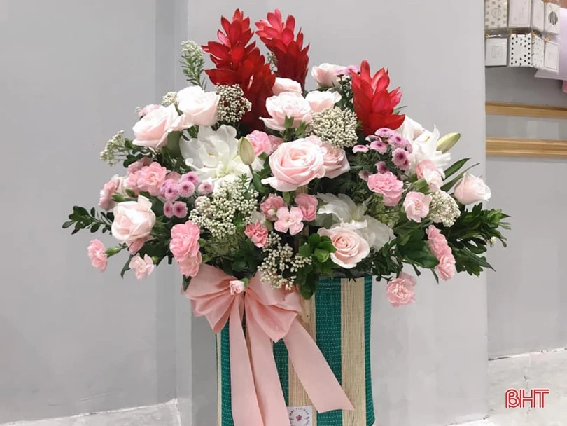 Những lẵng hoa đẹp “mê hồn” ở Hà Tĩnh trong ngày 20/10