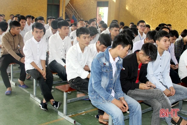Cao đẳng Việt Đức đón 1.300 tân học sinh, sinh viên năm học 2019 - 2020