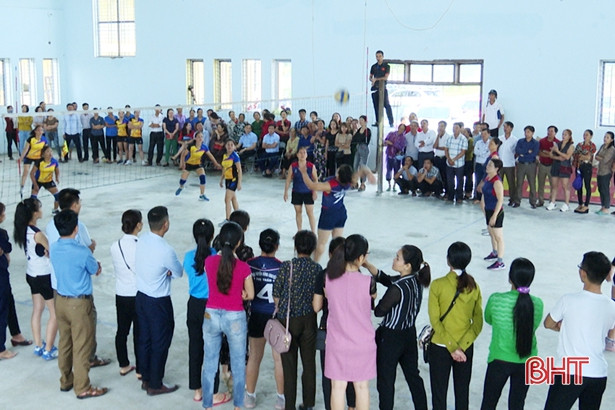 Thị trấn vô địch giải bóng chuyền nữ huyện Đức Thọ