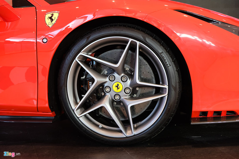 Siêu xe Ferrari F8 Tributo đầu tiên xuất hiện tại Việt Nam