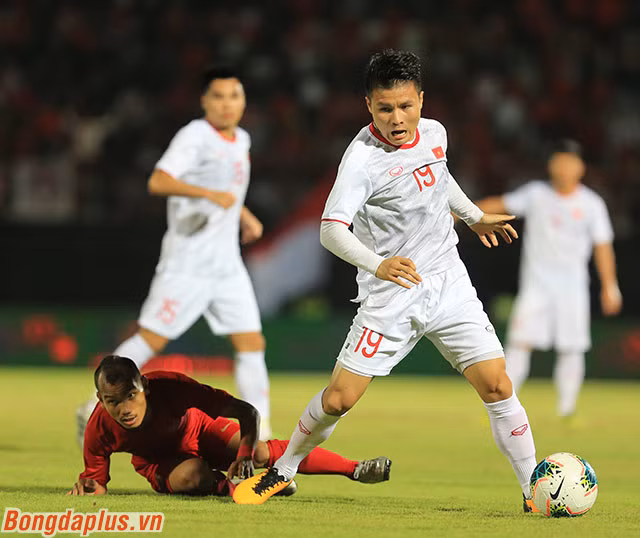 Ấn tượng hàng thủ biết ghi bàn của HLV Park Hang Seo