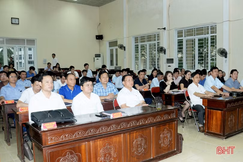 Hà Tĩnh bế giảng lớp bồi dưỡng kiến thức cho cán bộ diện Ban Thường vụ Tỉnh ủy quản lý