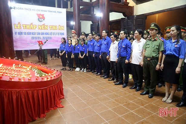 Lung linh ngàn ngọn nến tri ân anh hùng liệt sỹ Lý Tự Trọng