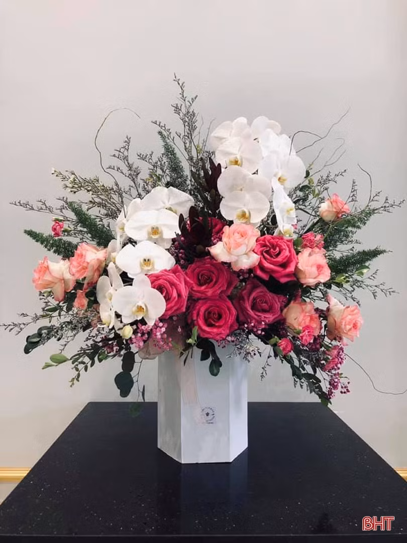 Những lẵng hoa đẹp “mê hồn” ở Hà Tĩnh trong ngày 20/10