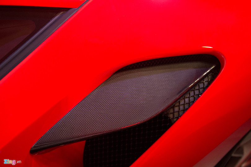 Siêu xe Ferrari F8 Tributo đầu tiên xuất hiện tại Việt Nam