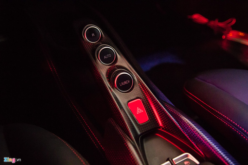 Siêu xe Ferrari F8 Tributo đầu tiên xuất hiện tại Việt Nam