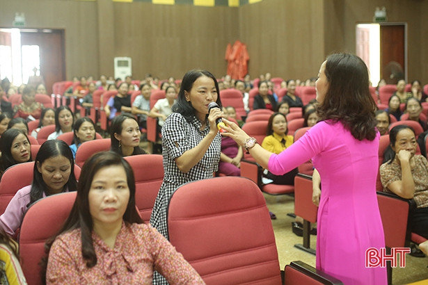 Lắng nghe, thấu hiểu để xây dựng gia đình hạnh phúc