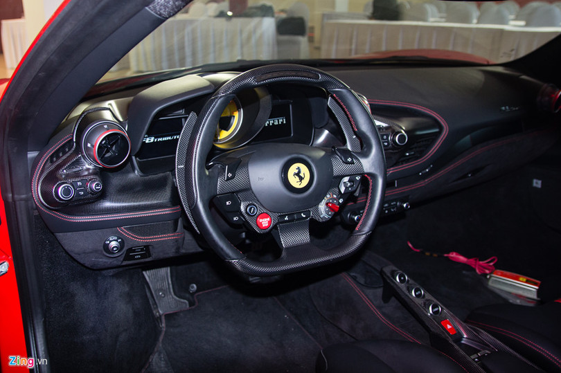 Siêu xe Ferrari F8 Tributo đầu tiên xuất hiện tại Việt Nam