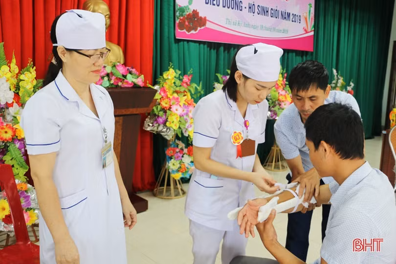 Hội thi thực hành Điều dưỡng – Nữ hộ sinh giỏi Bệnh viện đa khoa thị xã Kỳ Anh