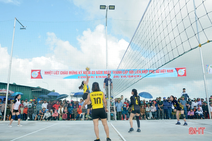 Gần 160 VĐV tranh tài Giải Bóng chuyền nữ Hà Tĩnh