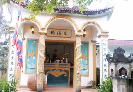 Nhà thờ họ là một ngôi nhà dành riêng cho việc thờ cúng tổ tiên của một dòng họ