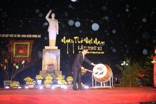 Phó Chủ tịch UBND tỉnh Nguyễn Thiện đánh trống khai hội