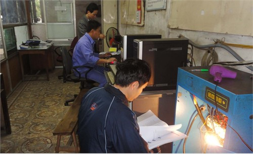 ...và kiêm các thông số kỹ thuật an toàn về khí thải