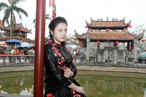 Đại sứ du lịch thăm Đền Trần, nơi sẽ phát ấn vào ngày rằm tháng Giêng.