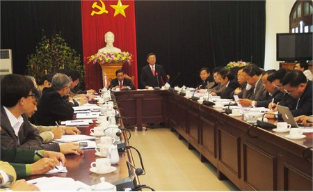 Chủ tịch uBND tỉnh két luận phiên họp