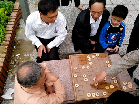 Phường Bắc Hà sôi nổi với các hoạt động kéo co nữ. Thi đấu cờ Thẻ ... cờ Tướng tại phường Bắc Hà