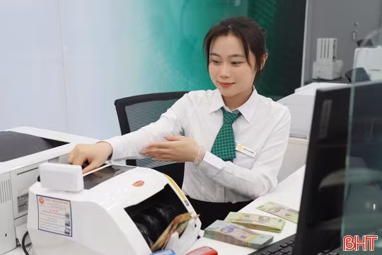Lãi suất cho vay giảm, doanh nghiệp vẫn khó “chạm” vốn