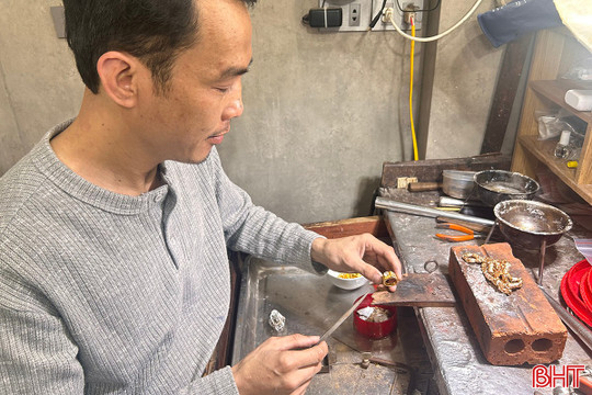 Người thổi hồn cho trang sức