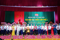 Đảng bộ các phường, xã đại hội lần thứ nhất, xác định mũi đột phá nhiệm kỳ mới