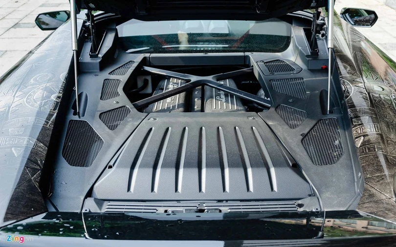 Lamborghini Huracan LP 610-4 chính hãng đầu tiên Việt Nam tái xuất