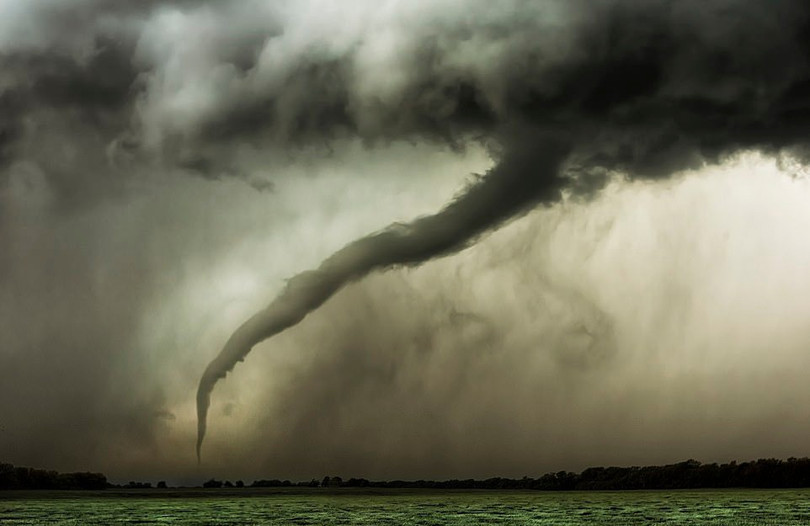 Người dành 40 năm săn đuổi những cơn lốc xoáy, siêu bão ảnh 2 Người dành 40 năm săn đuổi những cơn lốc xoáy, siêu bão