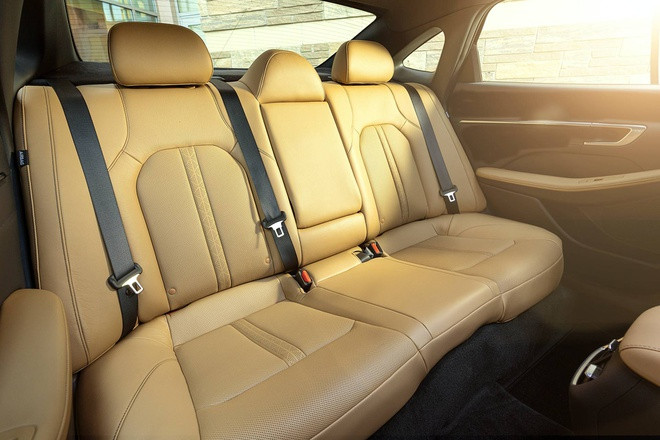 Hyundai Sonata 2020 đắt hơn bản cũ, thêm trang bị