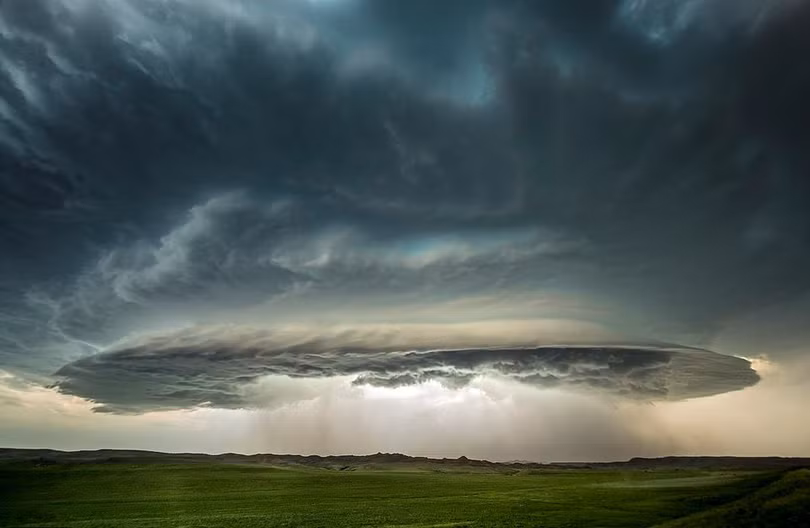 Người dành 40 năm săn đuổi những cơn lốc xoáy, siêu bão ảnh 1 Người dành 40 năm săn đuổi những cơn lốc xoáy, siêu bão