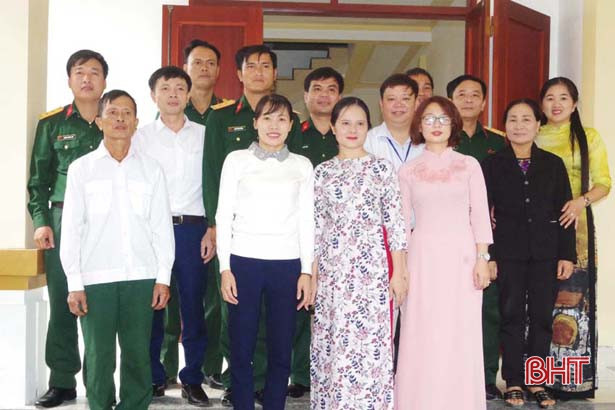 Trung đoàn 335 Quân khu 4 bàn giao nhà đồng đội cho quân nhân khó khăn