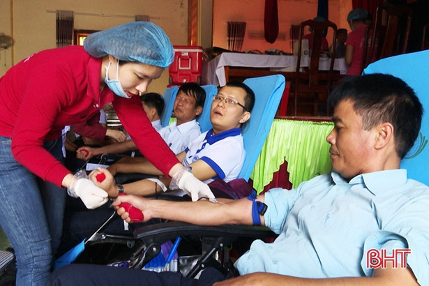 Gần 700 tình nguyện viên tham gia ngày hội hiến máu tại Đức Thọ