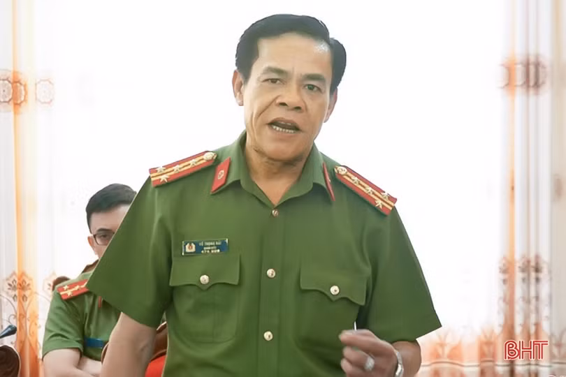 Bí thư Tỉnh ủy Hà Tĩnh Lê Đình Sơn trao thưởng các lực lượng phá Chuyên án ma túy T0319