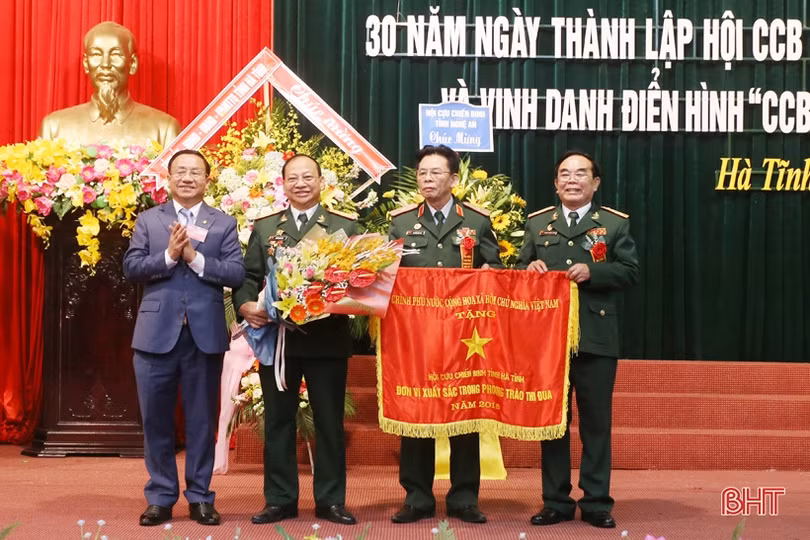 Hà Tĩnh long trọng kỷ niệm 30 năm thành lập Hội Cựu chiến binh và vinh danh điển hình