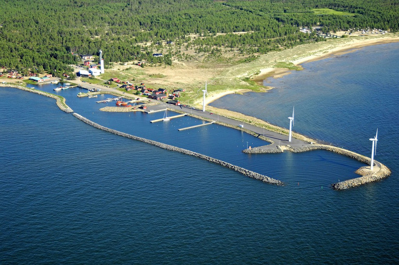 Bờ biển xuất hiện trứng băng kỳ lạ