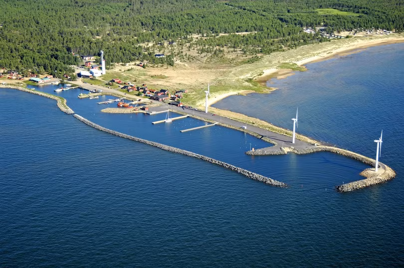 Bờ biển xuất hiện trứng băng kỳ lạ