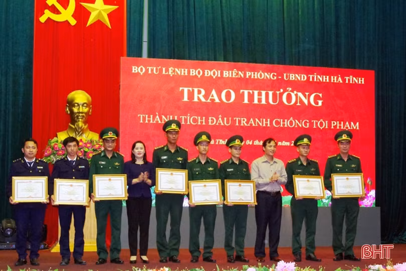 Trao thưởng cho lực lượng phá 2 chuyên án ma túy “khủng”