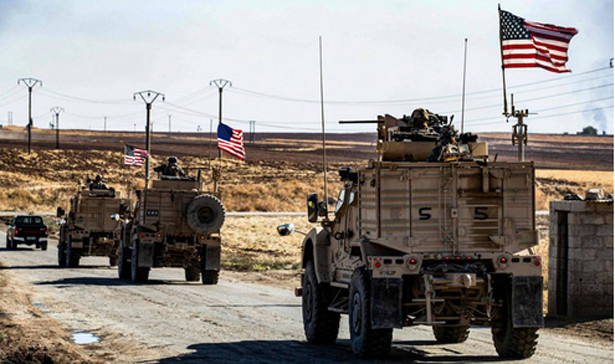 Lính Mỹ bối rối khi canh mỏ dầu Syria